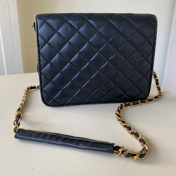 AUTHENTIC VINTAGE BLACK CHANEL PURSE - Picture 3 of 7